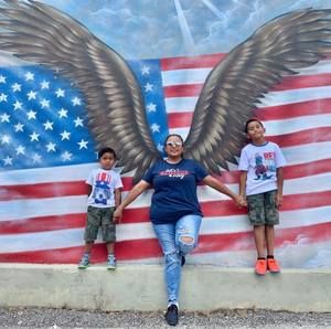 Meet your Posher, Elvia